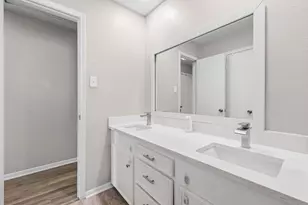 3700 Kingsway Dr, Baytown, TX 77521 - Photo 22