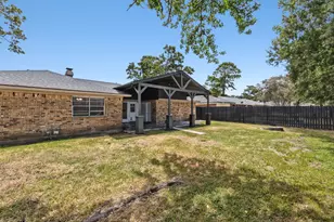 3700 Kingsway Dr, Baytown, TX 77521 - Photo 26