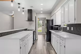 3700 Kingsway Dr, Baytown, TX 77521 - Photo 12