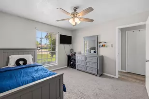 3700 Kingsway Dr, Baytown, TX 77521 - Photo 20
