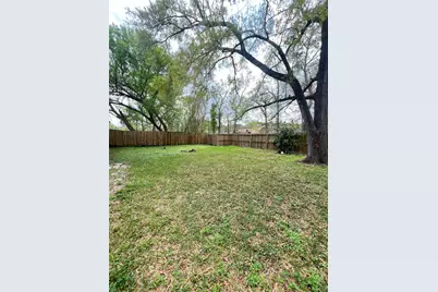 6231 Hollow Pines Drive, Houston, TX 77049 - Photo 20