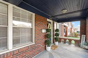 5022 Lindsay St, Houston, TX 77023 - Photo 2