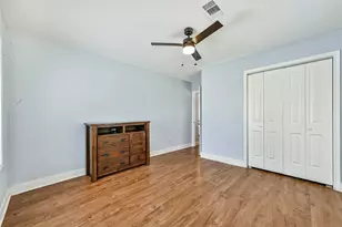 9101 Lazy Ln, Hitchcock, TX 77563 - Photo 14