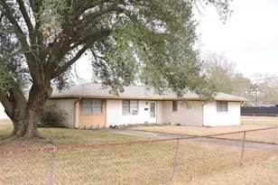 1306 Bassett St, Orange, TX 77632 - Photo 1