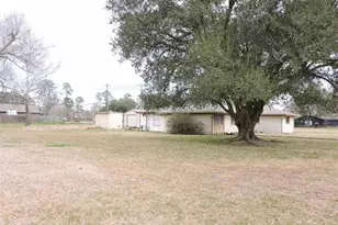 1306 Bassett St, Orange, TX 77632 - Photo 2