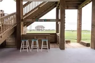 1129 Blue Water Dr, Crystal Beach, TX 77650 - Photo 8