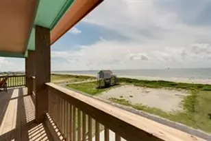 1129 Blue Water Dr, Crystal Beach, TX 77650 - Photo 2