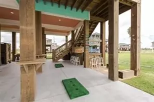 1129 Blue Water Dr, Crystal Beach, TX 77650 - Photo 10