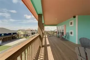 1129 Blue Water Dr, Crystal Beach, TX 77650 - Photo 12