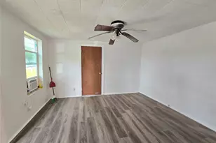 801 Collins St, Dayton, TX 77535 - Photo 4