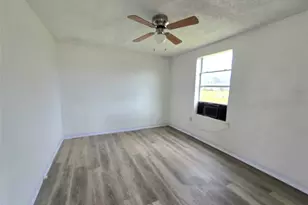 801 Collins St, Dayton, TX 77535 - Photo 8