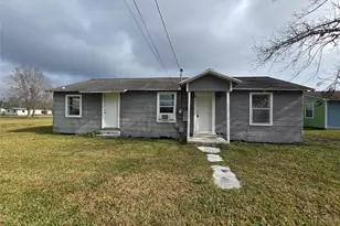 801 Collins St, Dayton, TX 77535 - Photo 1