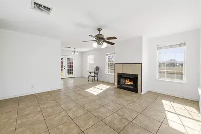 201 Green Oaks Loop, Fredericksburg, TX 78624 - Photo 16