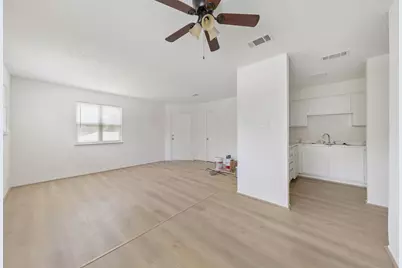 700 Lyle W Avenue #D, Cleveland, TX 77327 - Photo 10