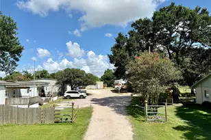 2052 County Rd 540, Alvin, TX 77511 - Photo 10