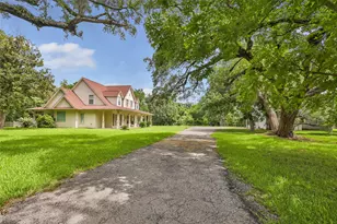 123 Burwell Road Rd, Highlands, TX 77562 - Photo 2