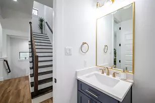 1305 E 27th St, Houston, TX 77009 - Photo 14