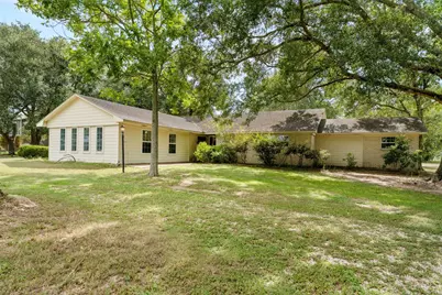 2436 S State Highway 71, El Campo, TX 77437 - Photo 2
