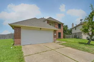 7102 Calix Ln, Houston, TX 77083 - Photo 2