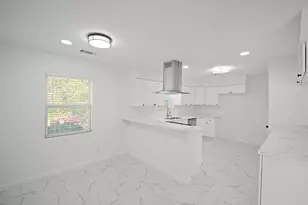 5943 Greenmont Dr, Houston, TX 77092 - Photo 10