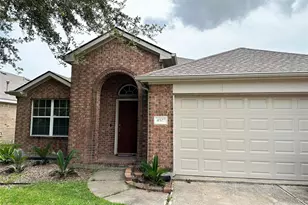 4527 Estate Dr Dr, Baytown, TX 77521 - Photo 2