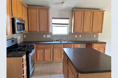 4527 Estate Dr Drive, Baytown, TX 77521 - Photo 6