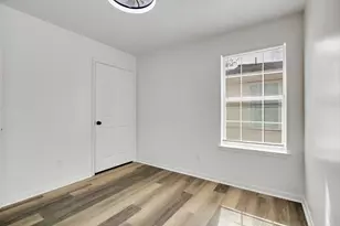 6933 Liverpool St, Houston, TX 77021 - Photo 32