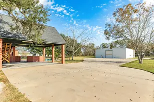310 County Rd 47, Angleton, TX 77515 - Photo 10