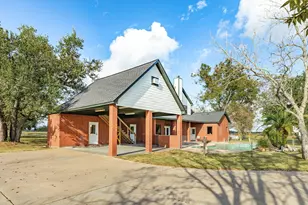 310 County Rd 47, Angleton, TX 77515 - Photo 12