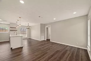 4714 39th St E, Dickinson, TX 77539 - Photo 8