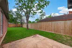 4714 39th St E, Dickinson, TX 77539 - Photo 26