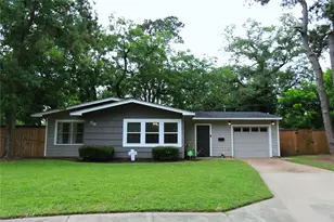 59 Caladium Ct, Lake Jackson, TX 77566 - Photo 2