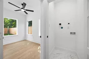 4562 Teton St, Houston, TX 77051 - Photo 18