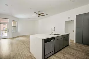 300 St Joseph Pkwy, Houston, TX 77002 - Photo 8
