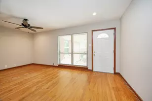 1018 W 31st St, Houston, TX 77018 - Photo 8