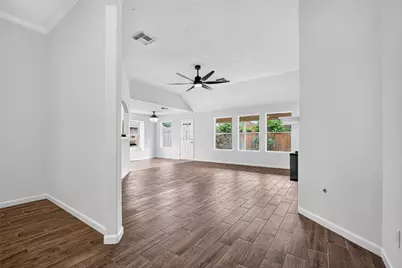 2127 Hannover Way, Spring, TX 77388 - Photo 8