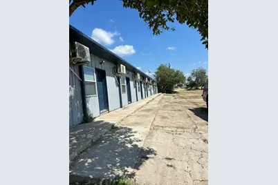 1627 W Fm-351 #15, Beeville, TX 78102 - Photo 12