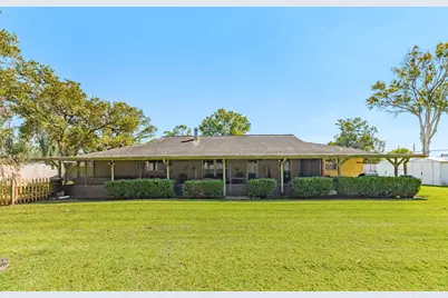 229 Yaupon Drive, Brazoria, TX 77422 - Photo 2