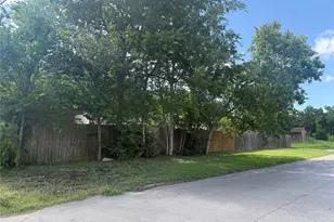 5103 Northridge Dr, Houston, TX 77033 - Photo 34