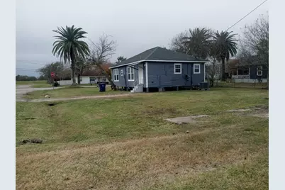 102 N Avenue A, Freeport, TX 77541 - Photo 2