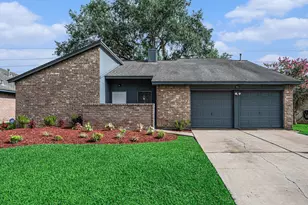 15826 Alta Mesa Dr, Houston, TX 77083 - Photo 2
