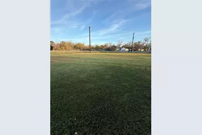 1007 E 2nd Street, Sweeny, TX 77480 - Photo 2