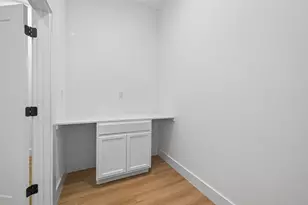 404 E 37th St, Houston, TX 77018 - Photo 24