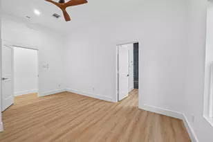 404 E 37th St, Houston, TX 77018 - Photo 20
