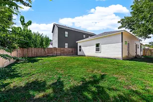 404 E 37th St, Houston, TX 77018 - Photo 34