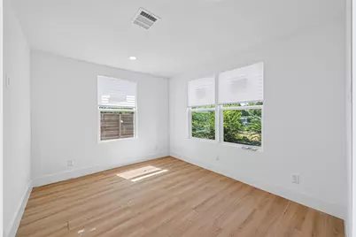 404 E 37th Street, Houston, TX 77018 - Photo 6