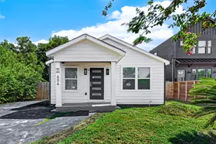 404 E 37th St, Houston, TX 77018 - Photo 2