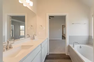 10289 S Goshawk Trl, Conroe, TX 77385 - Photo 26