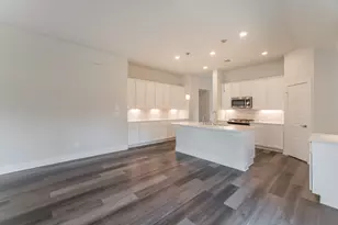 10289 S Goshawk Trl, Conroe, TX 77385 - Photo 10