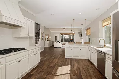 11 E Summer Storm Circle, The Woodlands, TX 77381 - Photo 8